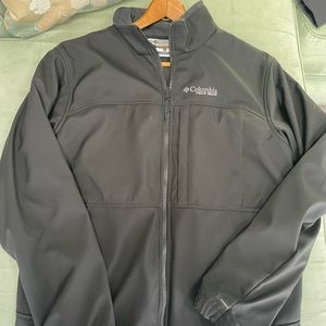Brand new, no tags, men’s size Large black Columbia jacket